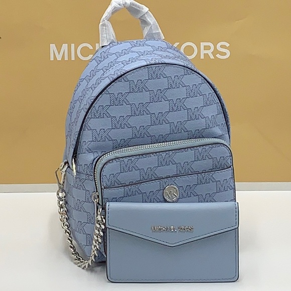 MICHAEL KORS
Maisie Extra-Small Pebbled Leather 2-in-1 Backpack
Pale Blue
NWT - Picture 3 of 16